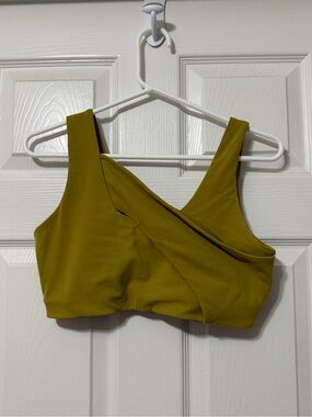 Lululemon nulu cross front yoga bra size 10 euc